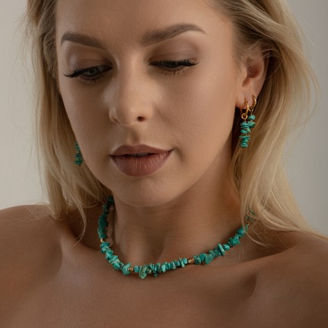 Necklace made of natural chopped Turquoise