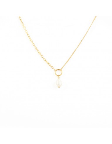 Asymmetric necklace with pearl
